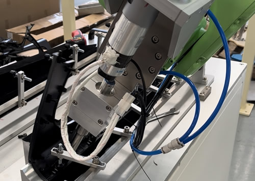 机械手穿刺焊接